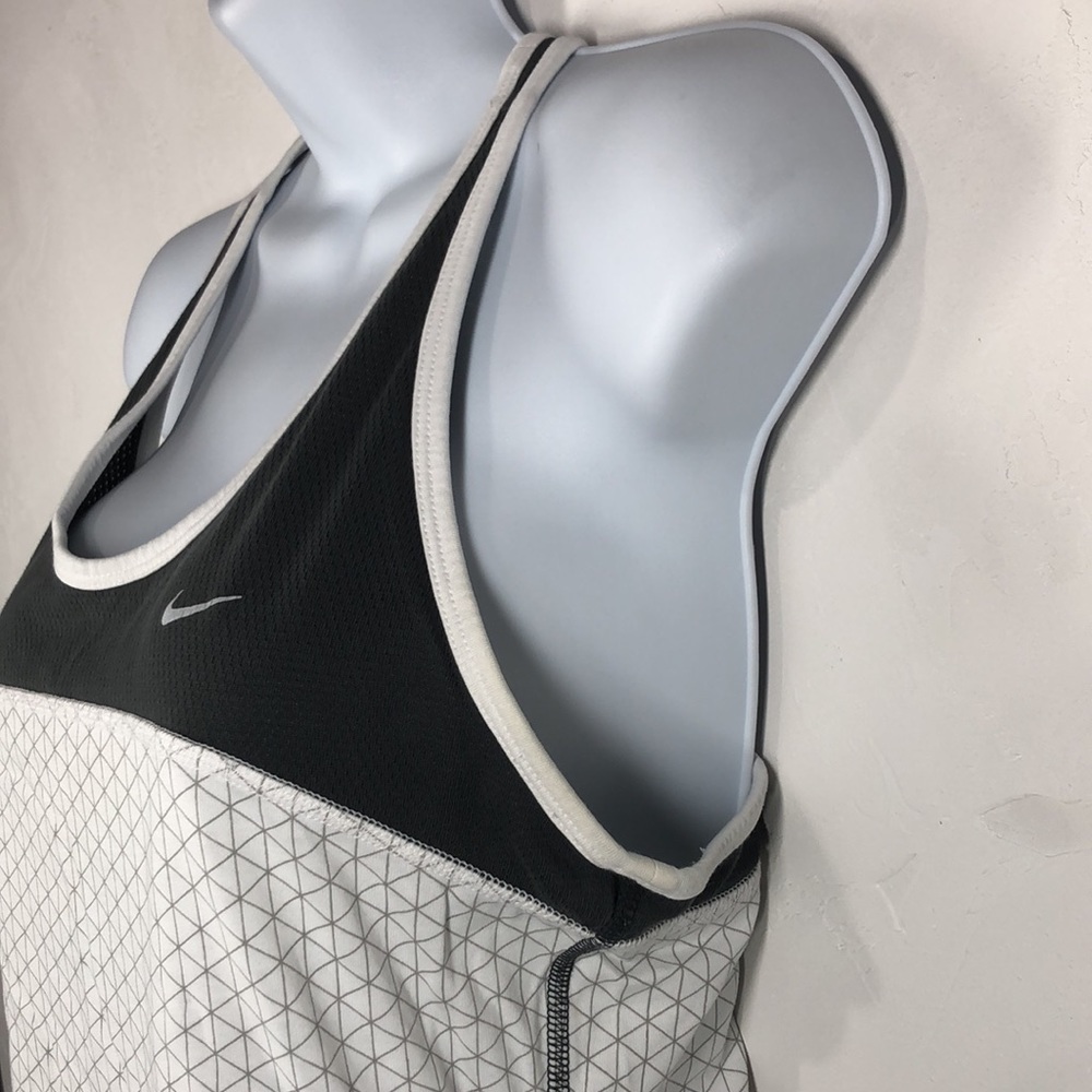 Nike Dri-Fit gray and white workout tank size medium - Picture 4 of 10